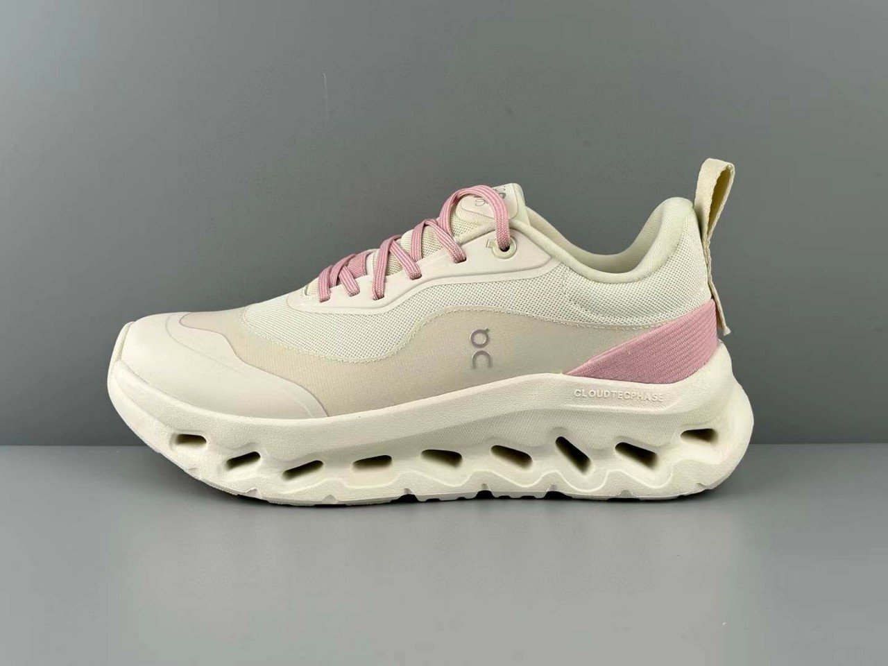 LOEWE x On Cloudtilt 2.0 Sneakers In White And Pink