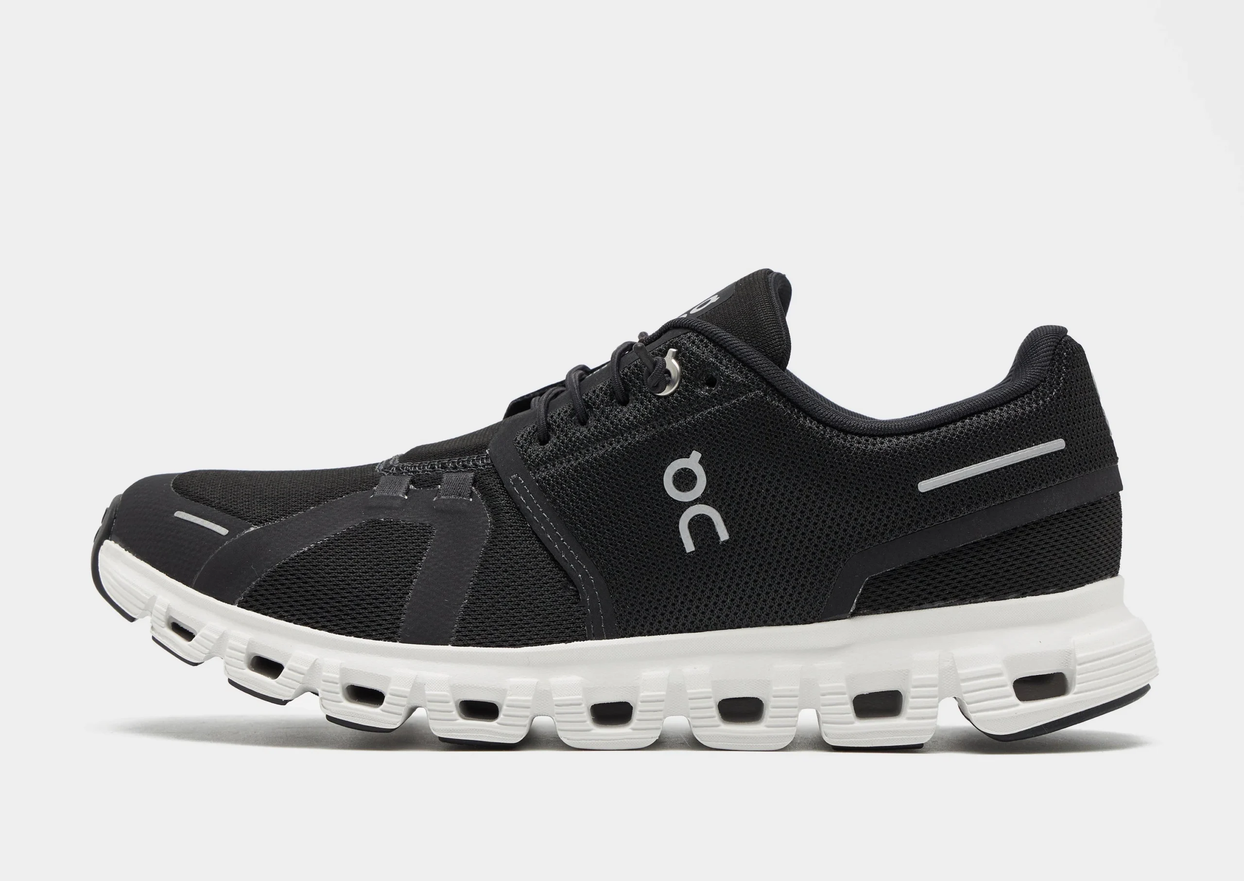 On Cloud 6 Sneakers In Black And White