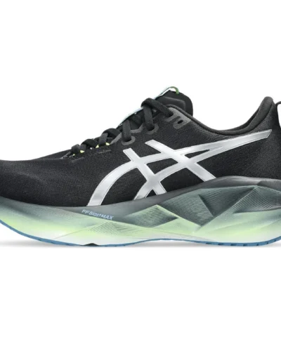 ASICS Novablast 5 Sneakers In Luxe And Black