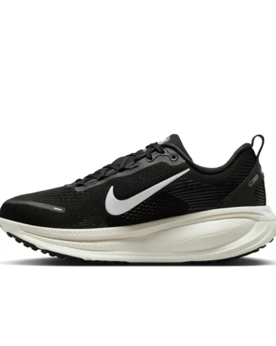 Nike Vomero 18 Sneakers In Black And White